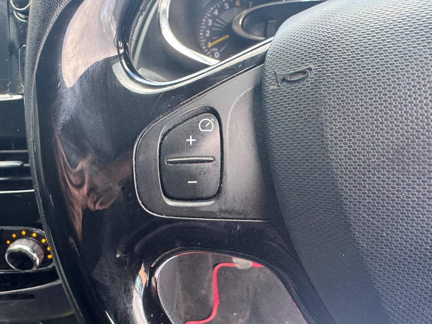 Used Renault Clio 2013 for sale - 77657759: Photo 28