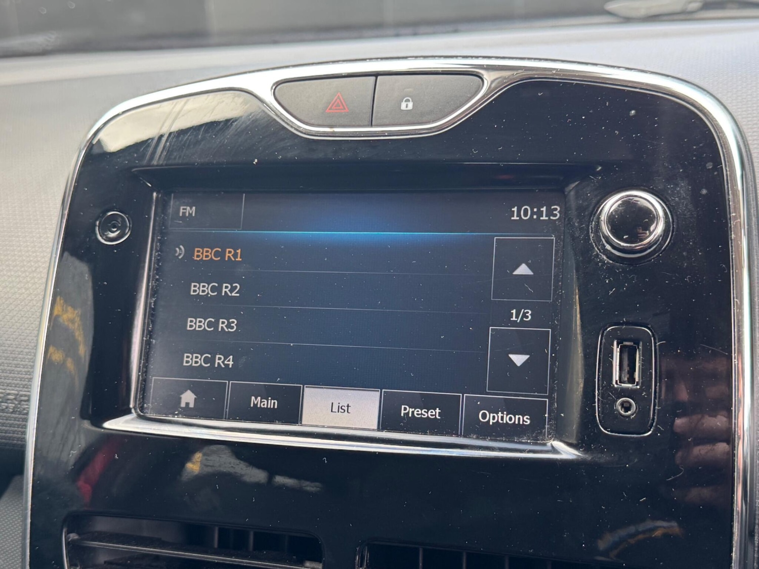 Used Renault Clio 2013 for sale - 77657759: Photo 33