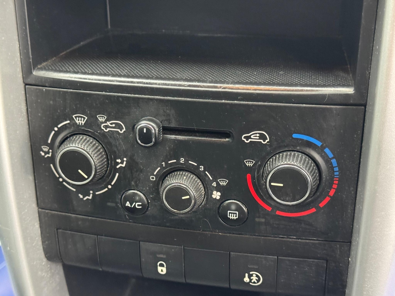 Used Peugeot 207 2012 for sale - 77426046: Photo 30