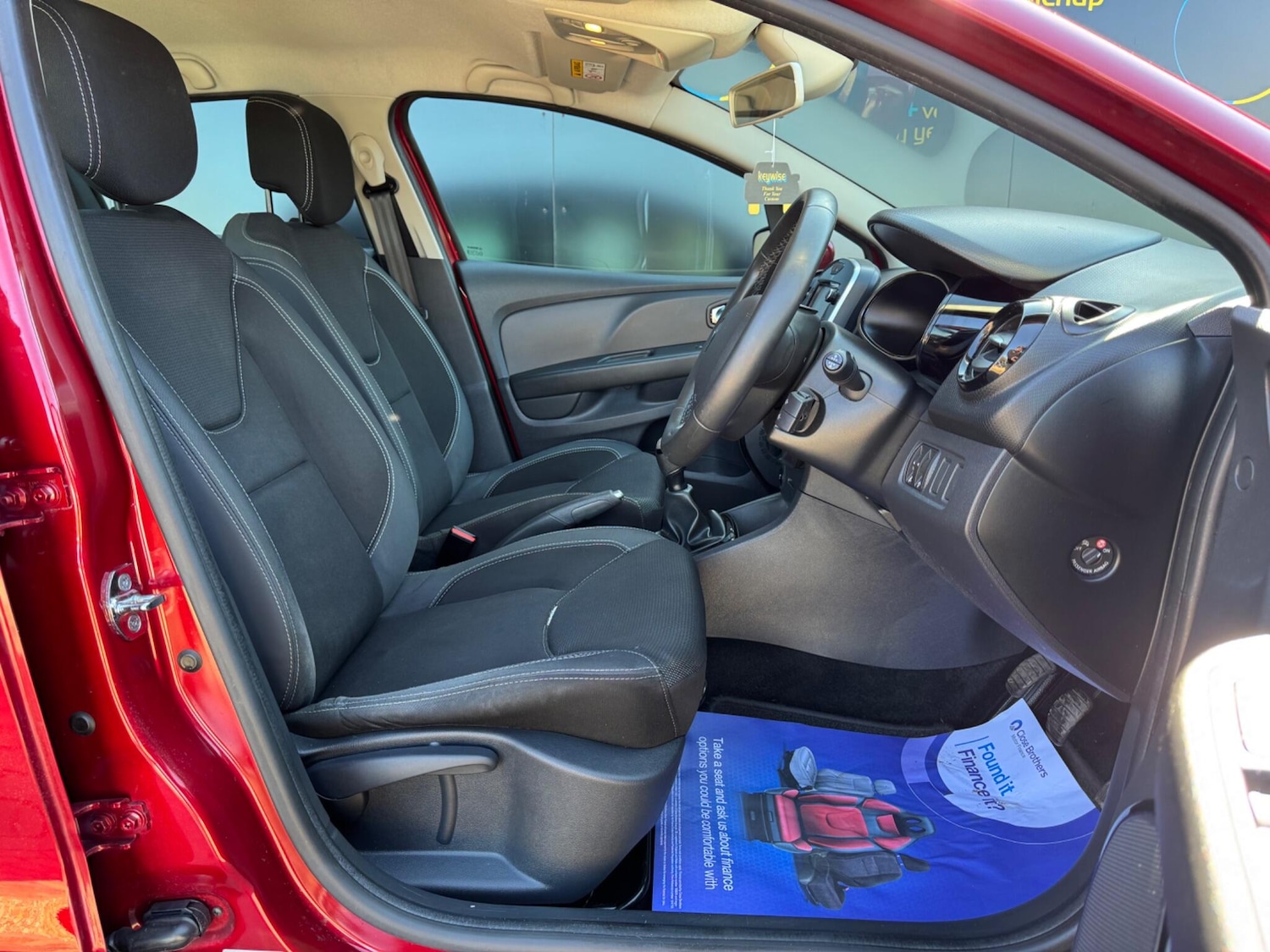 Used Renault Clio 2018 for sale - 77939542: Photo 17