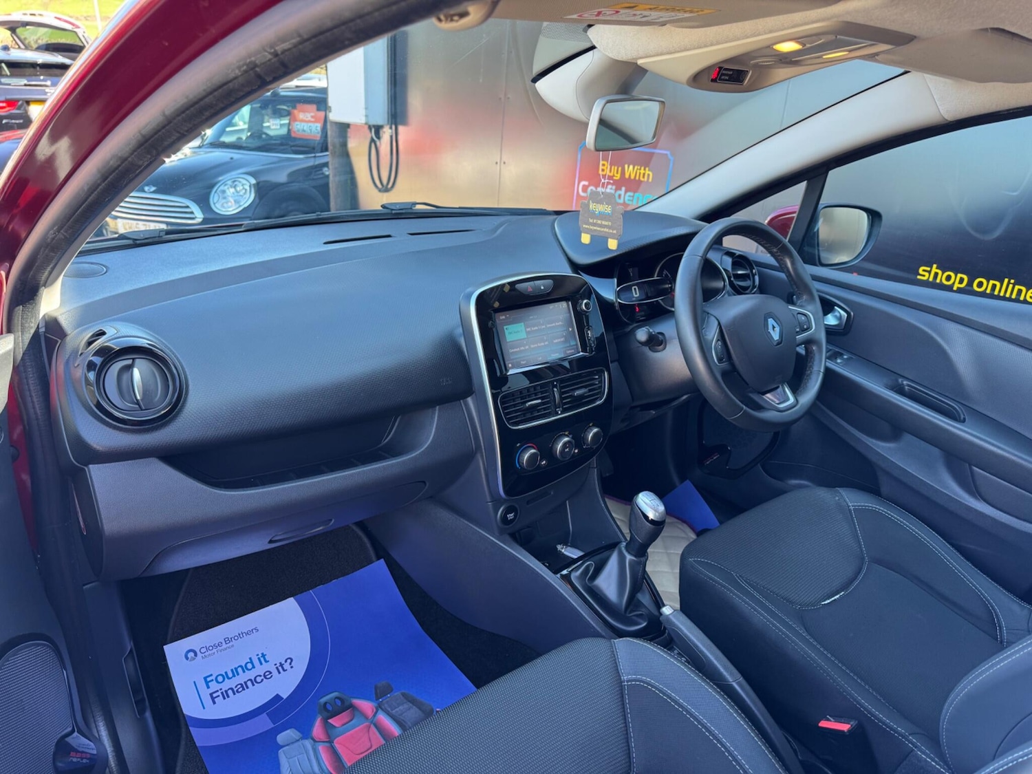 Used Renault Clio 2018 for sale - 77939542: Photo 25
