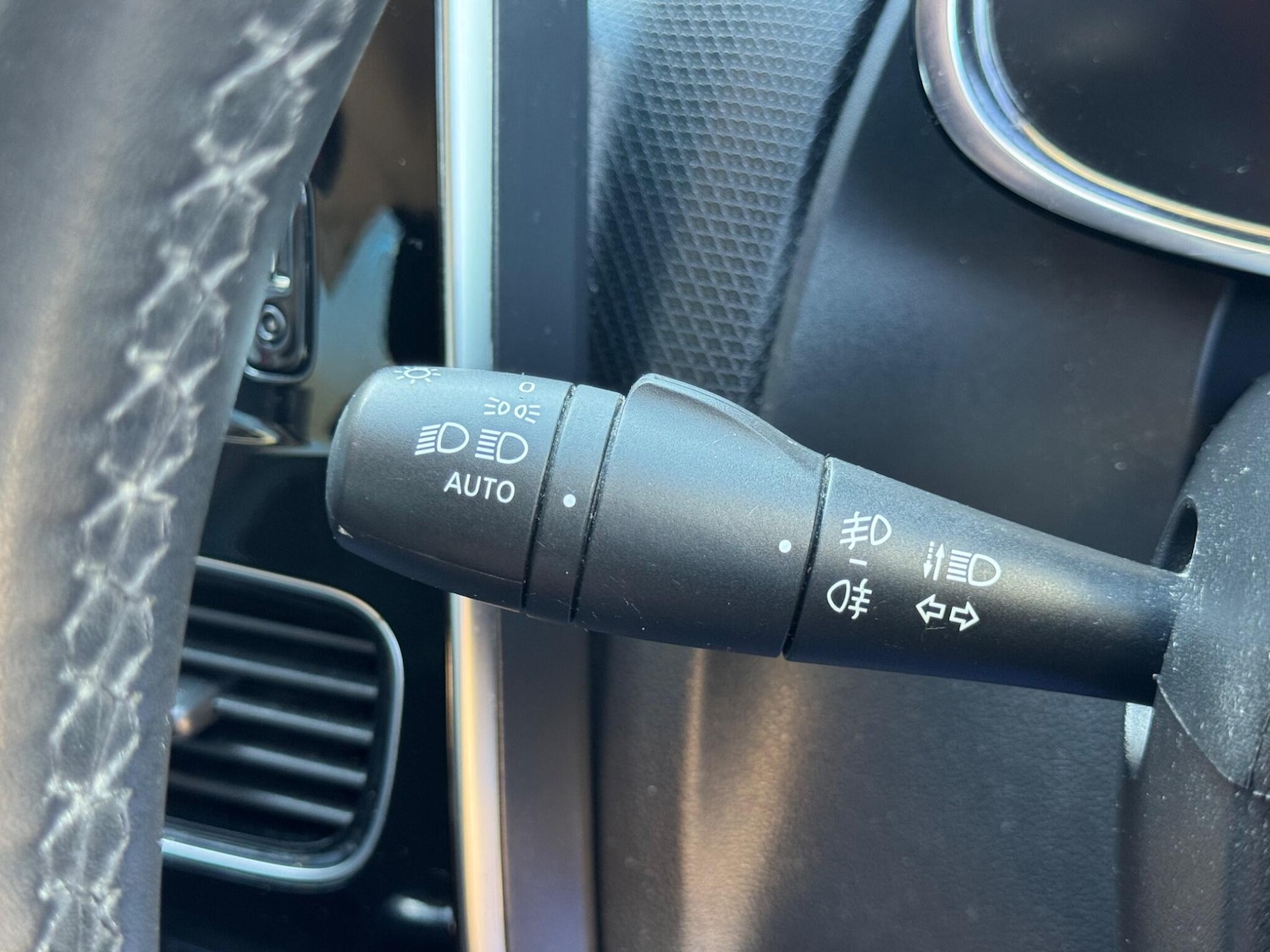 Used Renault Clio 2018 for sale - 77939542: Photo 30