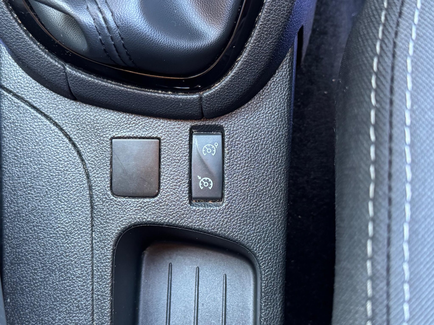 Used Renault Clio 2018 for sale - 77939542: Photo 36