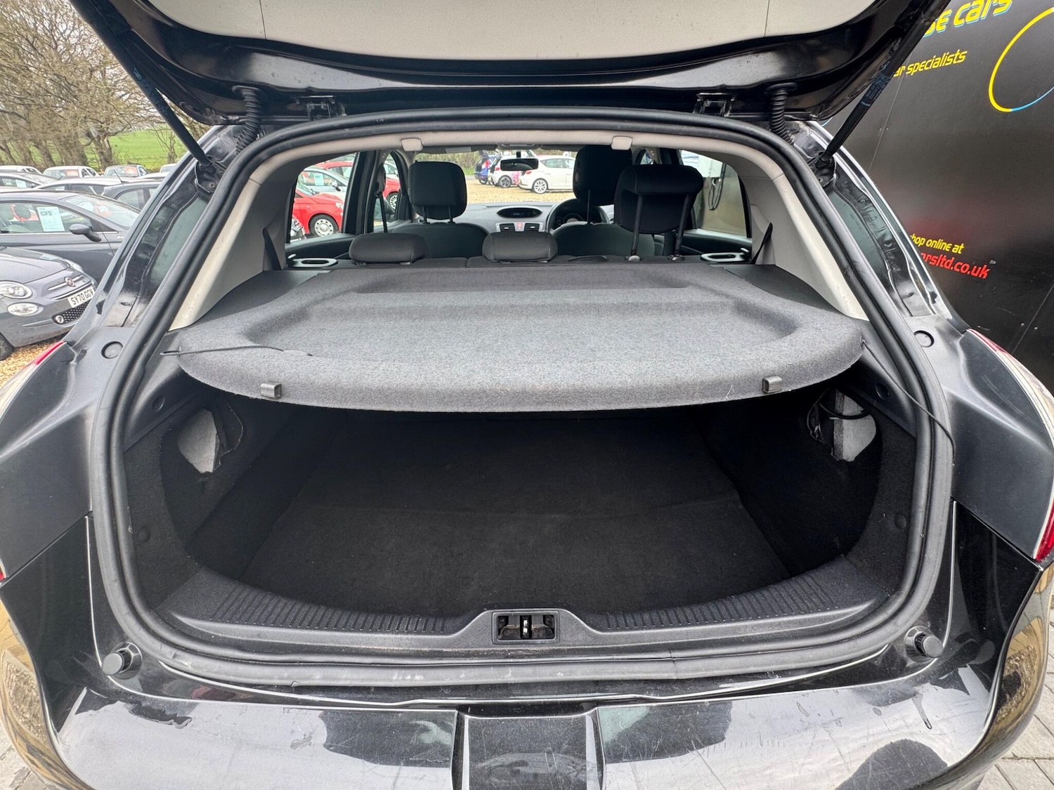 Used Renault Megane 2010 for sale - 77993506: Photo 26