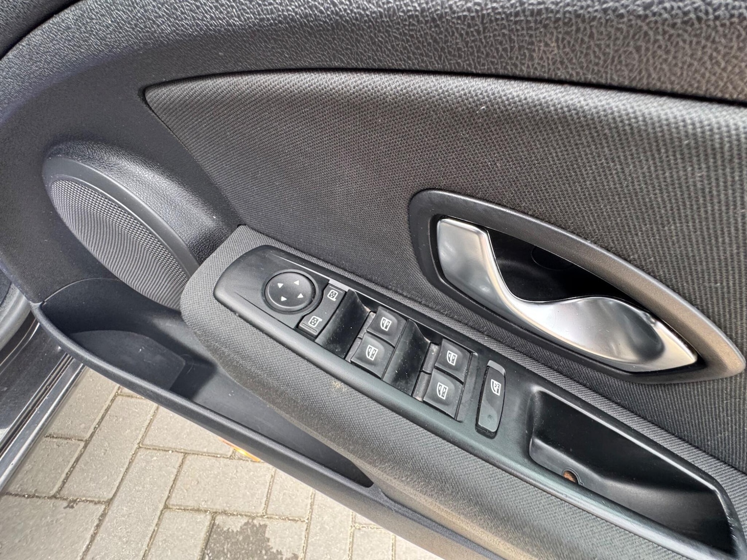 Used Renault Megane 2010 for sale - 77993506: Photo 32