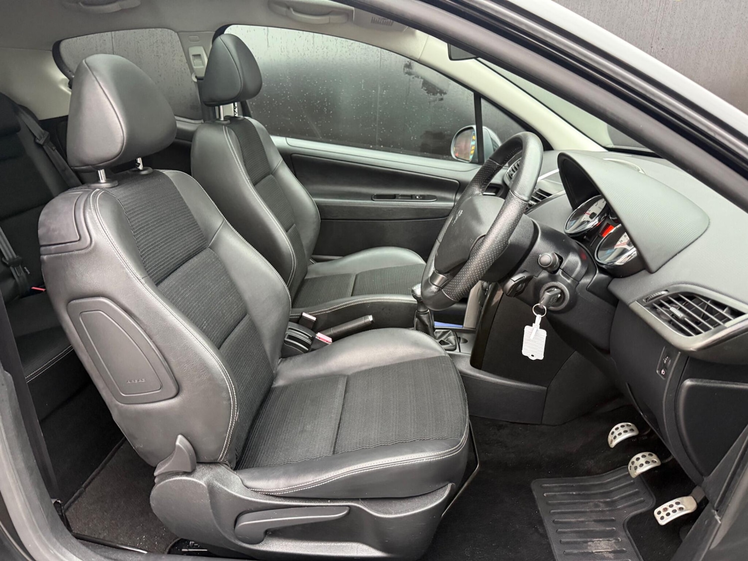 Used Peugeot 207 2011 for sale - 76585216: Photo 17