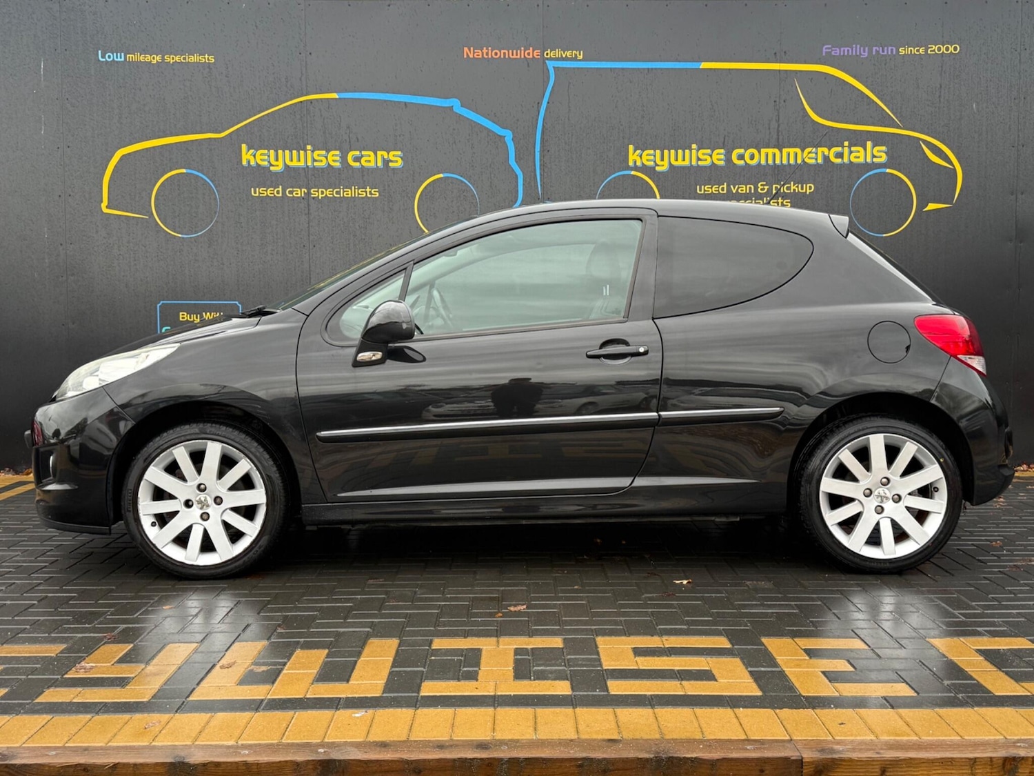 Used Peugeot 207 2011 for sale - 76585216: Photo 2