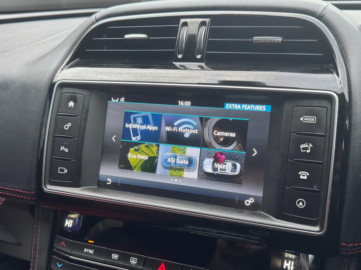 Used Jaguar F-Pace 2016 for sale - 76994485: Photo 31