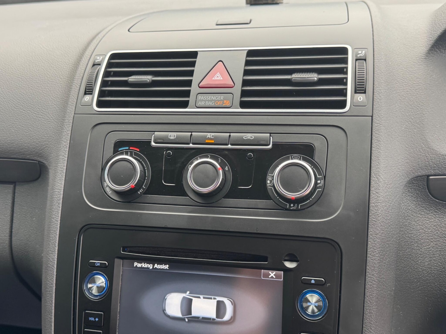 Used Volkswagen Touran 2012 for sale - 76327164: Photo 31