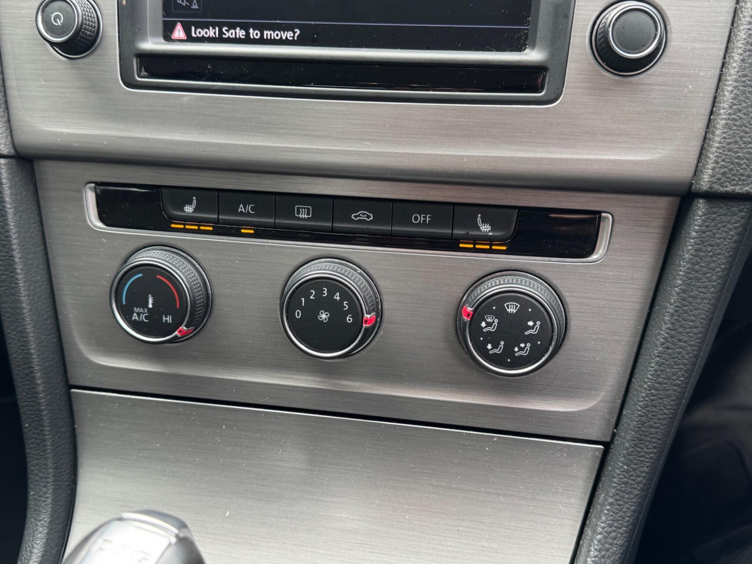 Used Volkswagen Golf 2016 for sale - 77456077: Photo 32