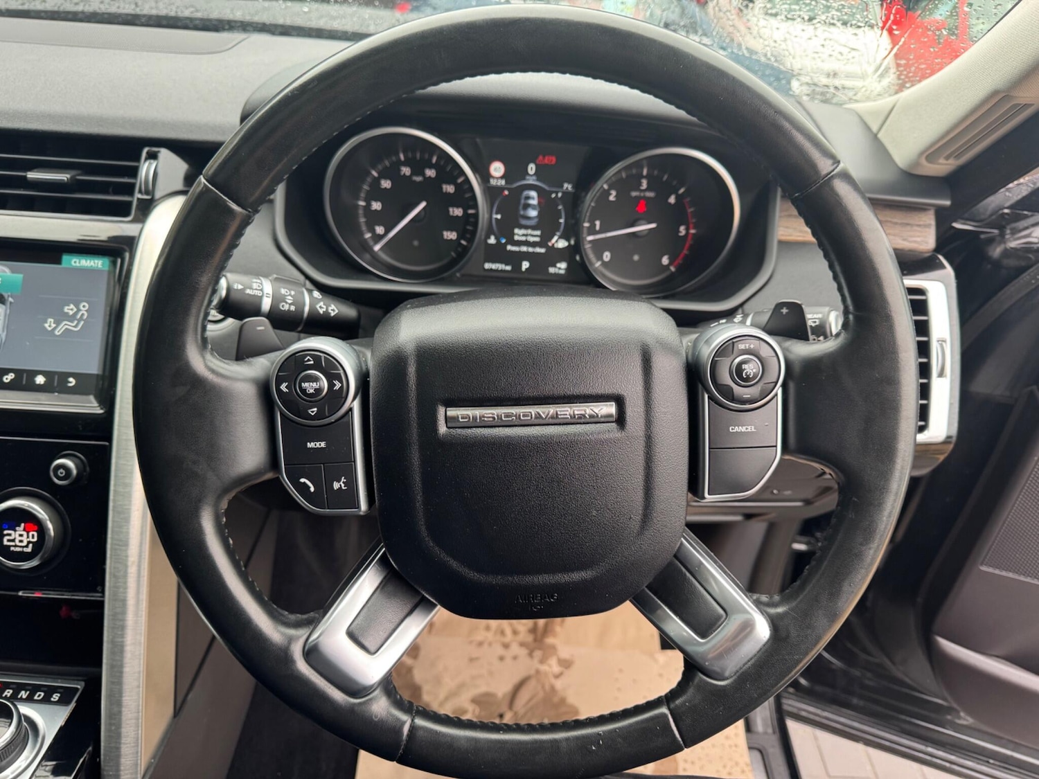 Used Land Rover Discovery 2017 for sale - 77214875: Photo 32