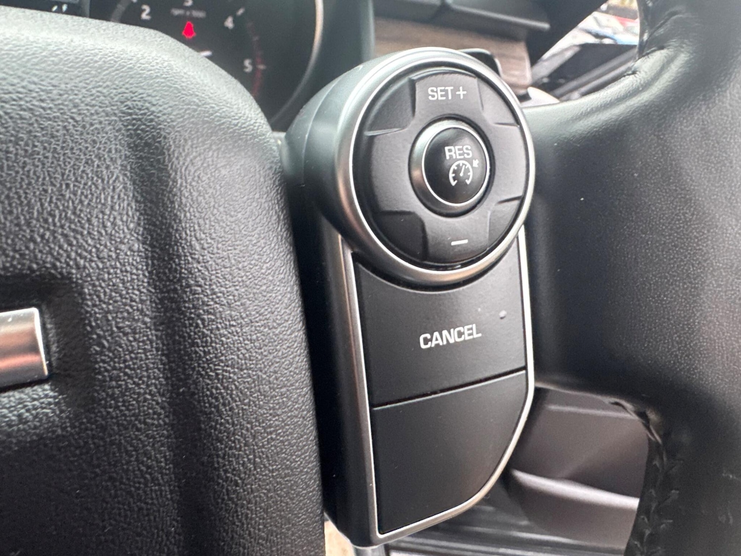 Used Land Rover Discovery 2017 for sale - 77214875: Photo 34