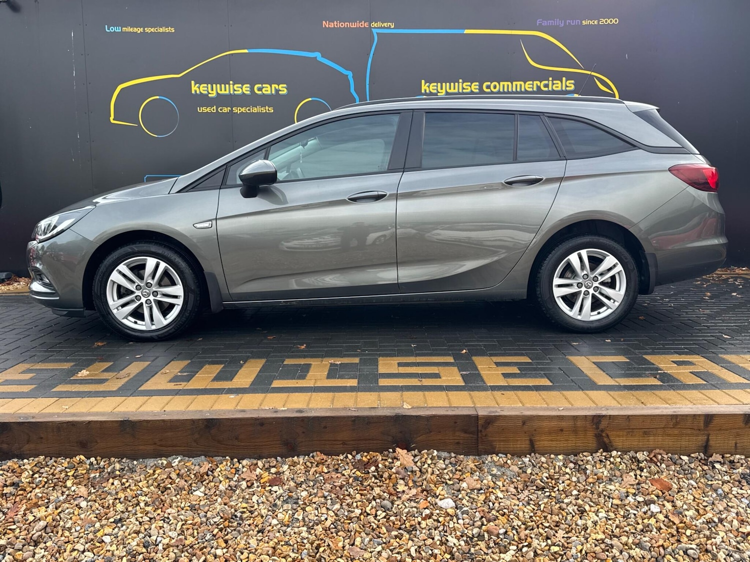 Used Vauxhall Astra 2024 for sale - 76561380: Photo 2