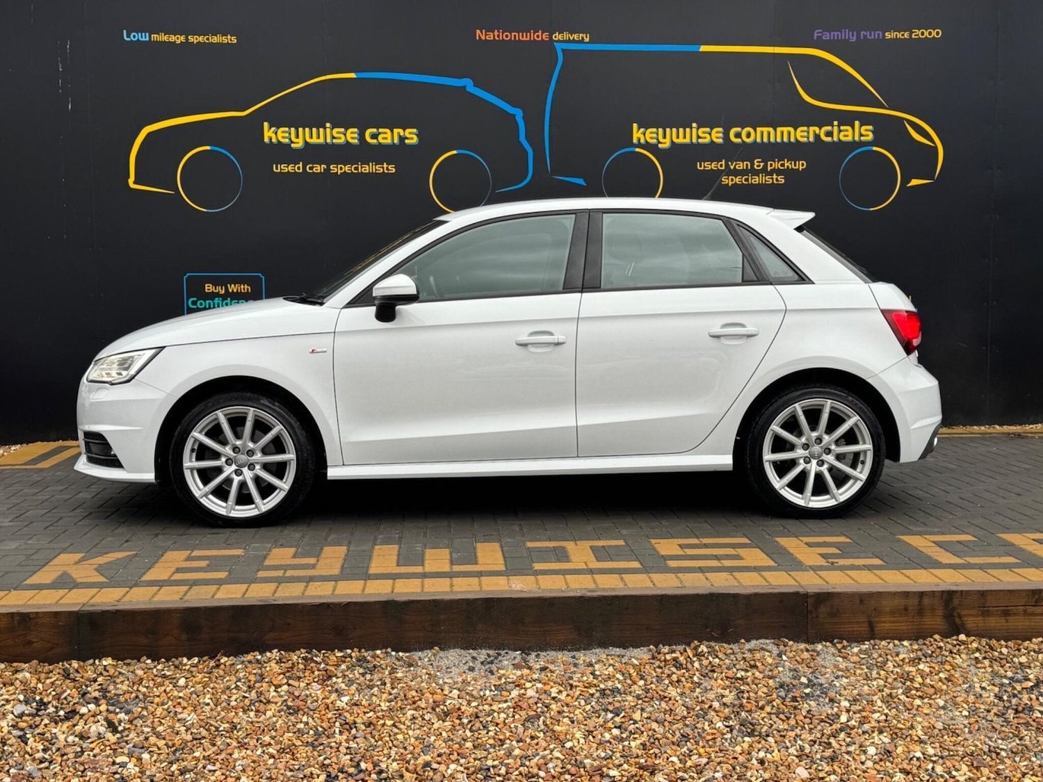 Used Audi A1 2015 for sale - 77331817: Photo 2