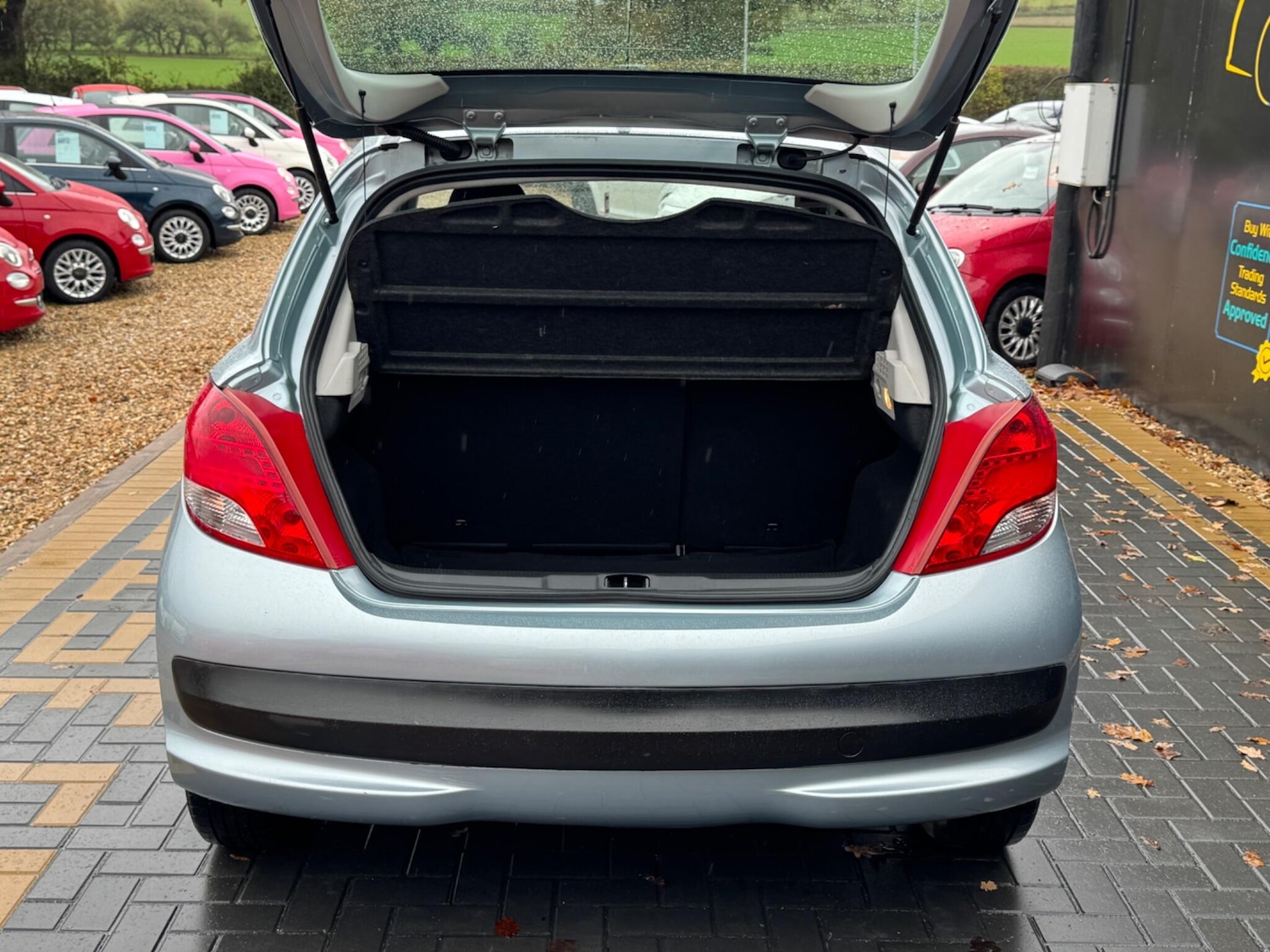 Used Peugeot 207 2011 for sale - 76989894: Photo 17