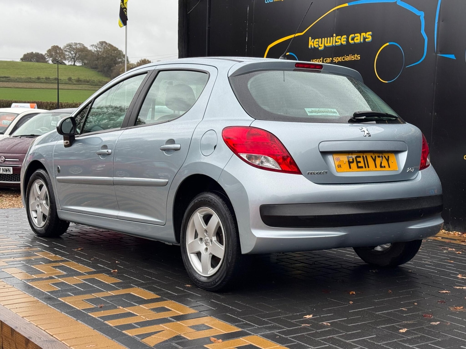 Used Peugeot 207 2011 for sale - 76989894: Photo 3