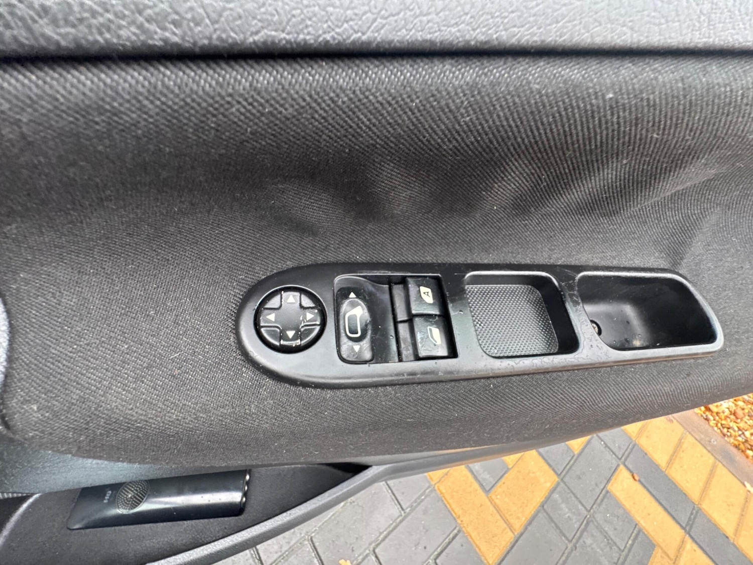 Used Peugeot 207 2011 for sale - 76989894: Photo 32