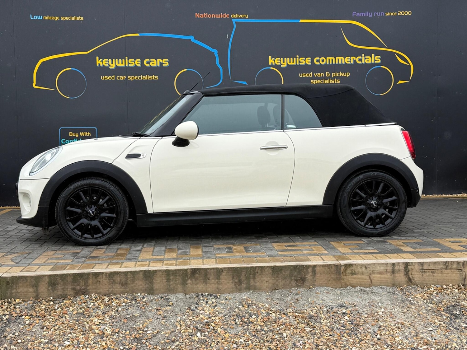 Used MINI Convertible 2019 for sale - 78046964: Photo 2