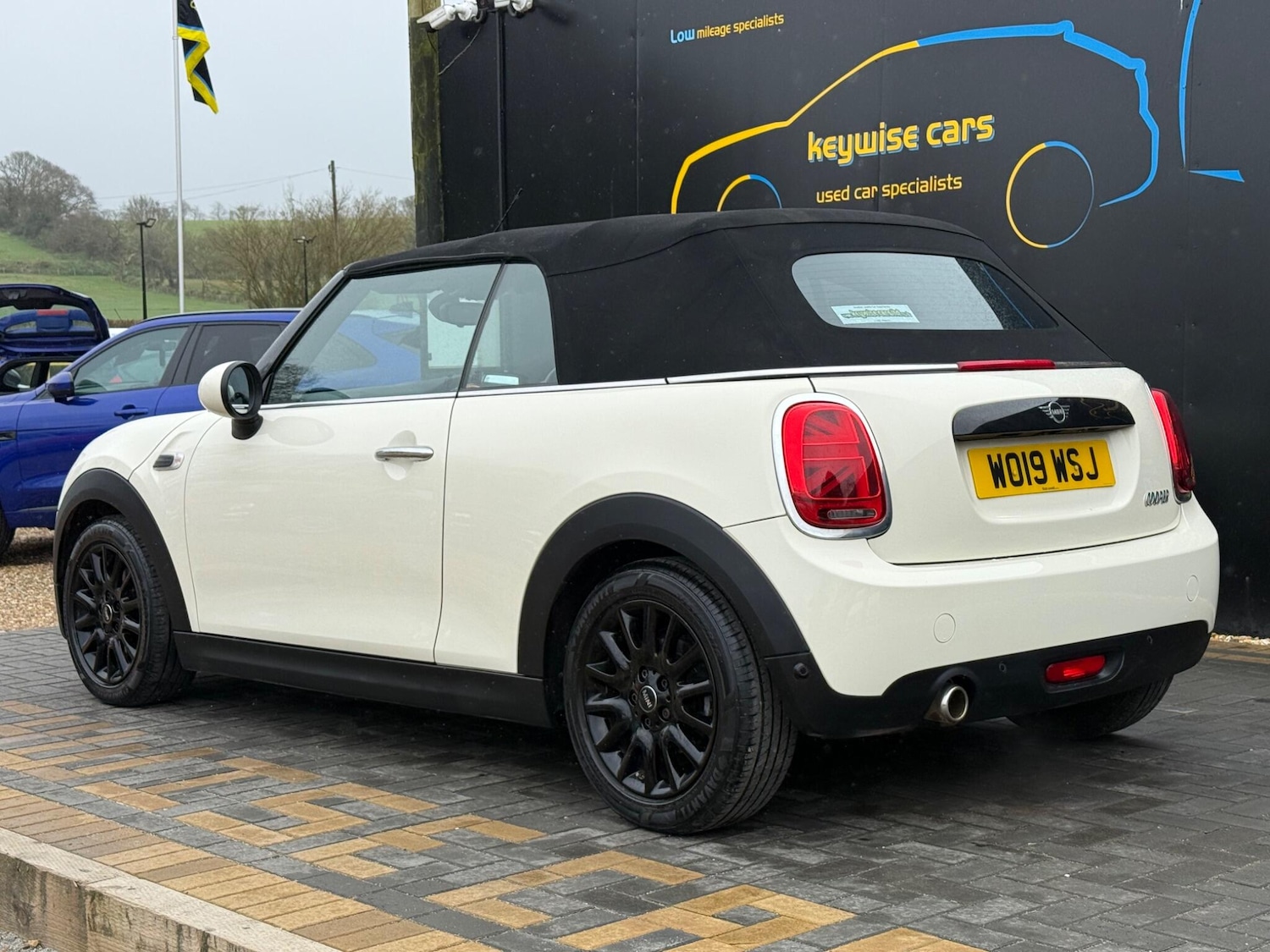 Used MINI Convertible 2019 for sale - 78046964: Photo 3