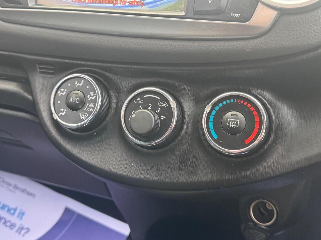 Used Toyota Yaris 2012 for sale - 77029617: Photo 27