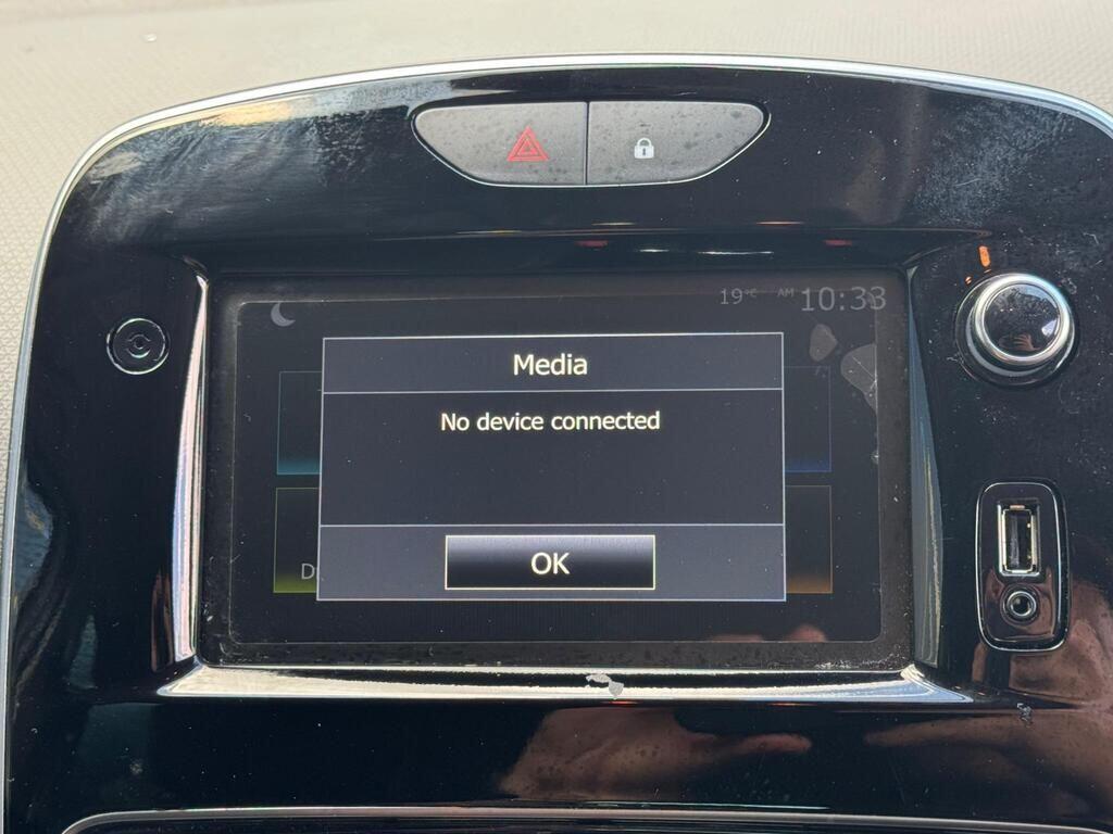 Used Renault Clio 2019 for sale - 76992147: Photo 29