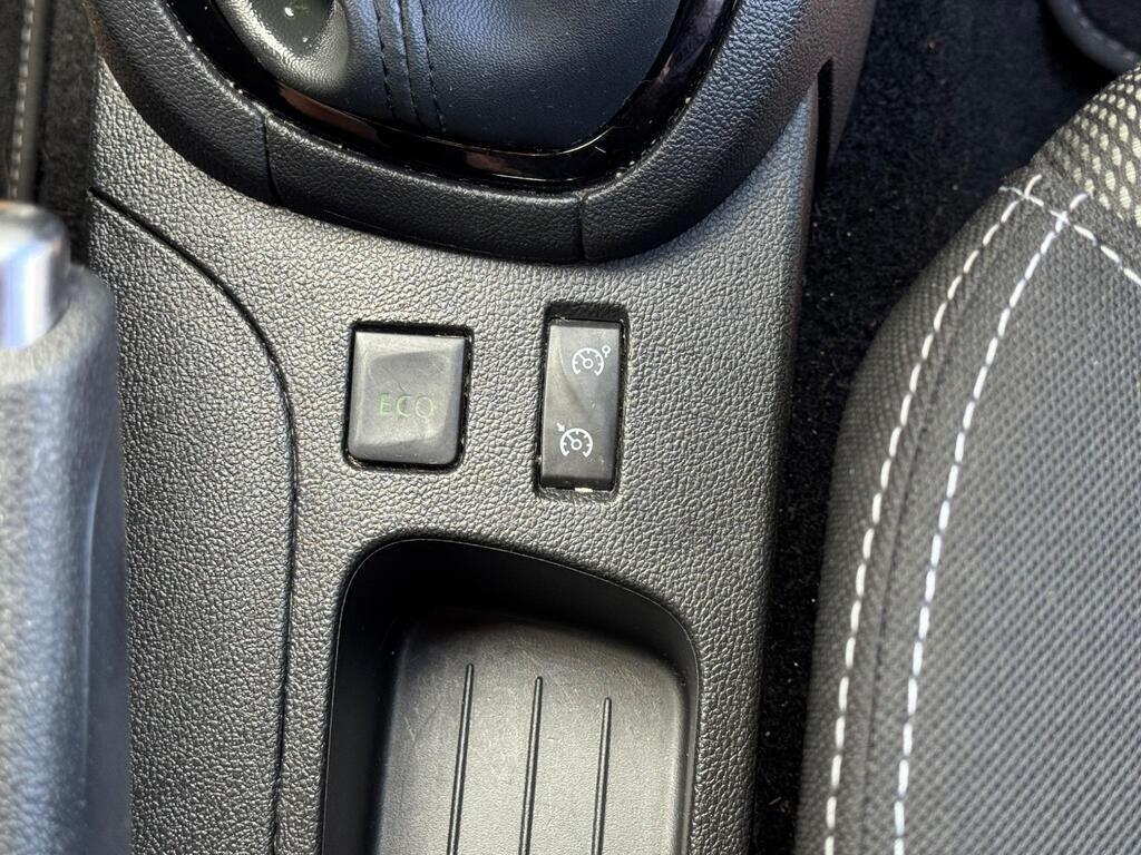 Used Renault Clio 2019 for sale - 76992147: Photo 32