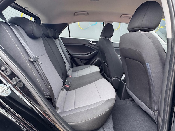 Used Hyundai i20 2017 for sale - 75657233: Photo 20