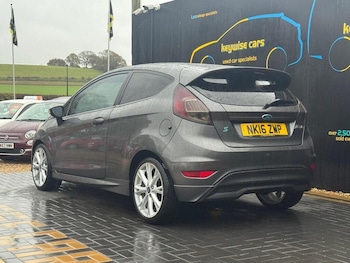 Used Ford Fiesta 2016 for sale - 79093685: Photo