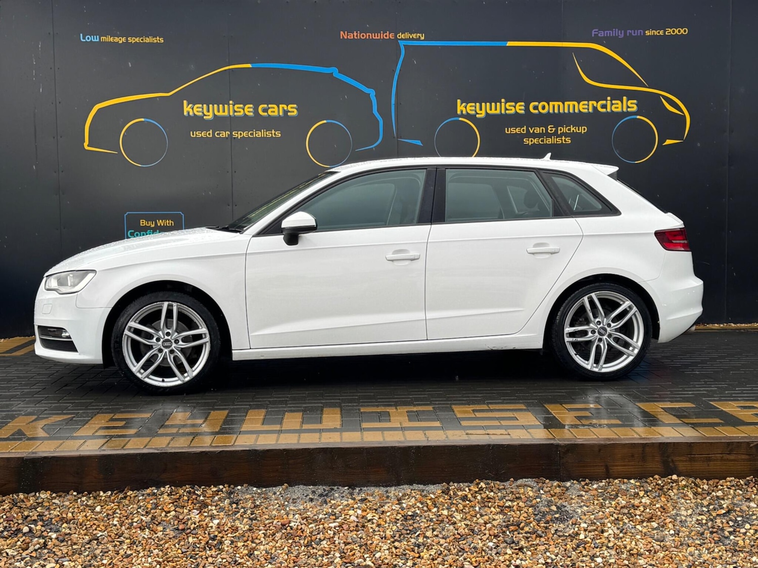 Used Audi A3 2015 for sale - 77351363: Photo 2