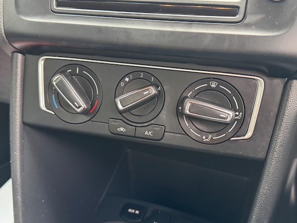 Used Volkswagen Polo 2015 for sale - 76259387: Photo 29