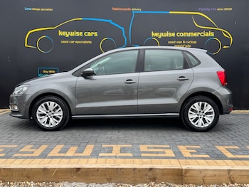 Used Volkswagen Polo 2015 for sale - 76259387: Photo 2