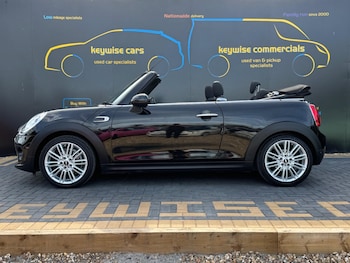 Used MINI Convertible 2017 for sale - 76199717: Photo 2