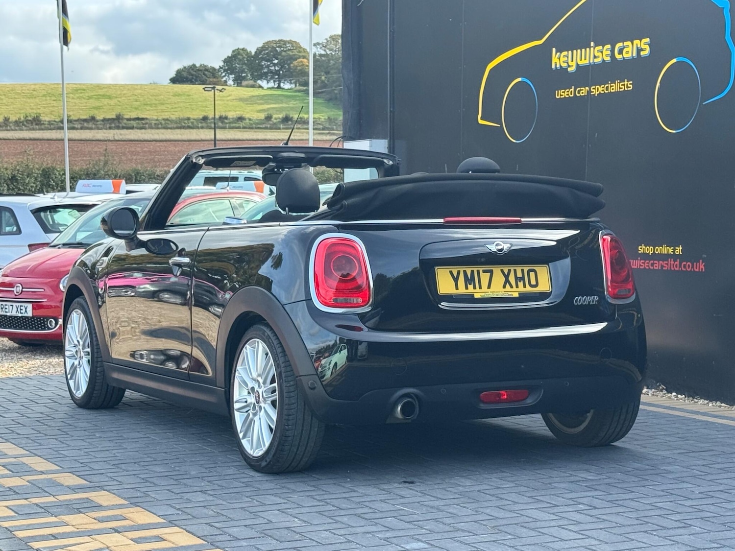 Used MINI Convertible 2017 for sale - 76199717: Photo 3
