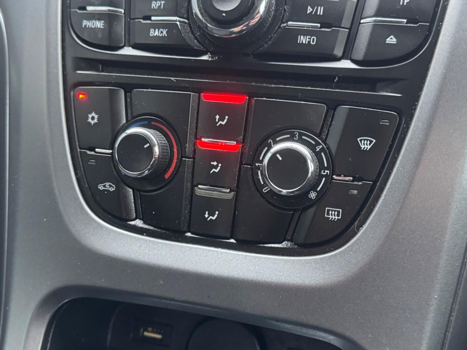 Used Vauxhall Astra for sale - 77267708: Photo 33