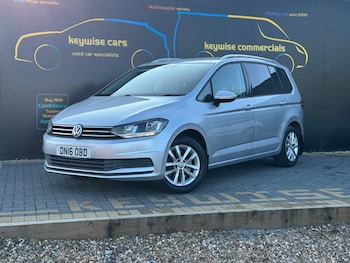 Used Volkswagen Touran 2016 for sale - 77049678: Photo