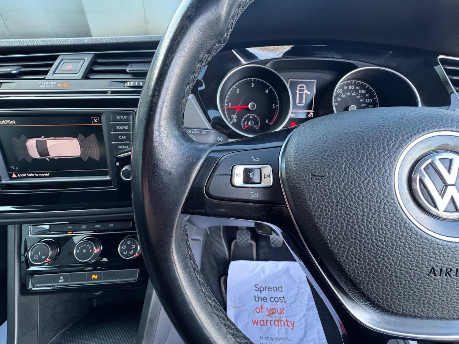 Used Volkswagen Touran 2016 for sale - 77049678: Photo 24