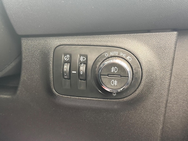 Used Vauxhall Corsa 2017 for sale - 75940732: Photo 34