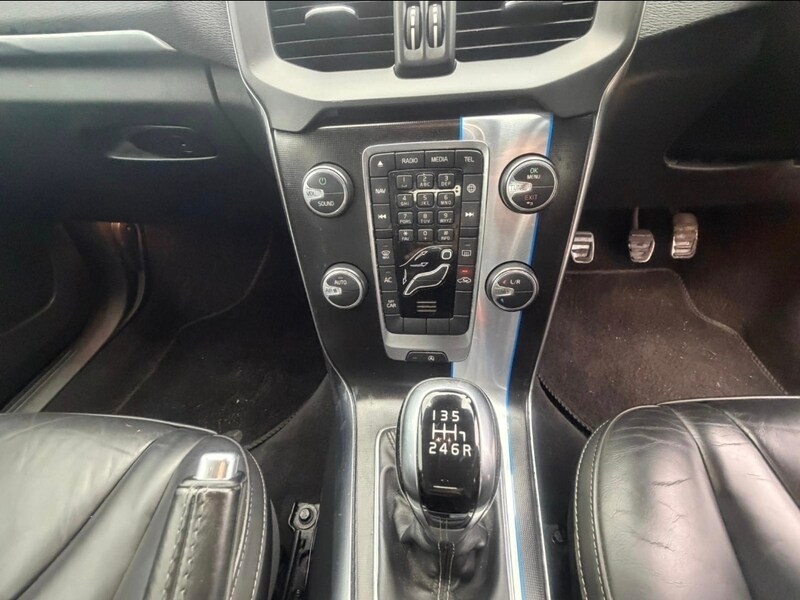 Used Volvo V40 2014 for sale - 77409208: Photo 23