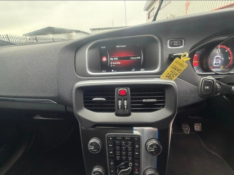 Used Volvo V40 2014 for sale - 77409208: Photo 25
