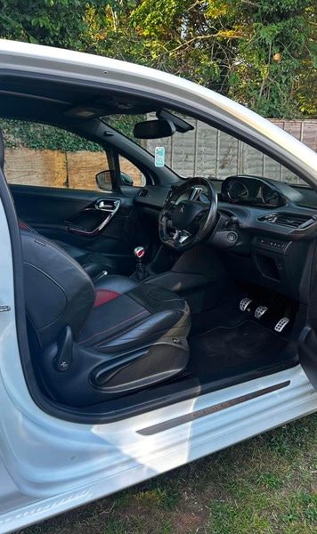 Used Peugeot 208 2016 for sale - 76962890: Photo 12