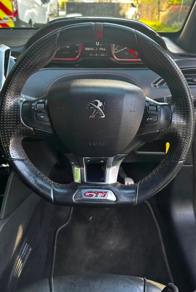 Used Peugeot 208 2016 for sale - 76962890: Photo 14