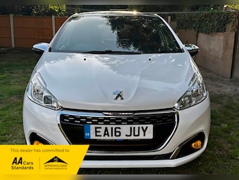 Used Peugeot 208 2016 for sale - 76962890: Photo