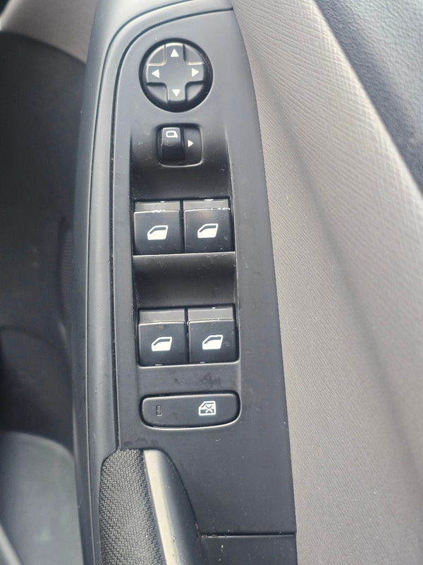 Used Citroen C4 Picasso 2014 for sale - 77990323: Photo 17