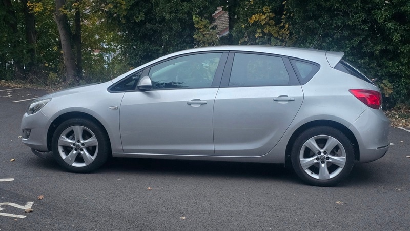 Used Vauxhall Astra 2013 for sale - 76962957: Photo 5