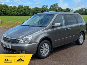 Used Kia Sedona 2010 for sale - 78758572: Photo