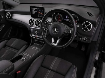 Used Mercedes-Benz GLA 2020 for sale - 79523090: Photo