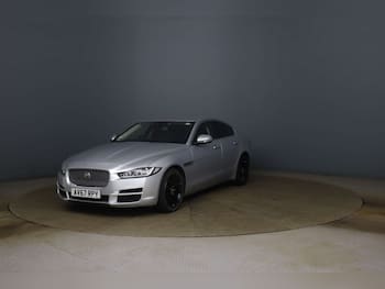 Used Jaguar XE 2017 for sale - 79823279: Photo