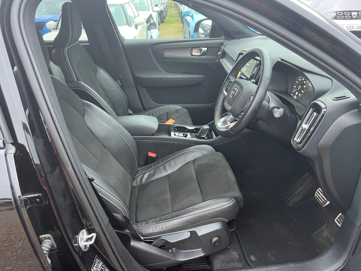 Used Volvo XC40 2022 for sale - 76738379: Photo 9