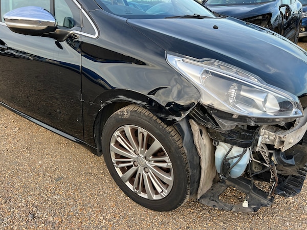 Used Peugeot 208 2017 for sale - 72591906: Photo 12