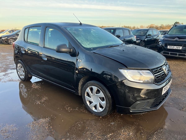 Used Dacia Sandero 2018 for sale - 73089026: Photo 1